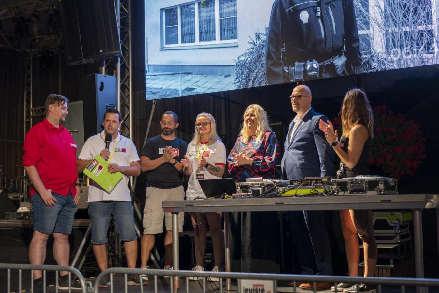 PROJEKT 23 se vnuje tmatm ikany, uvn drog, domcho nsil. Ukazuje i na obrovsk problmy a pekky, se ktermi se musej vypodvat proputn vzni. Za Projektem 23 stoj ak Jan Molavec