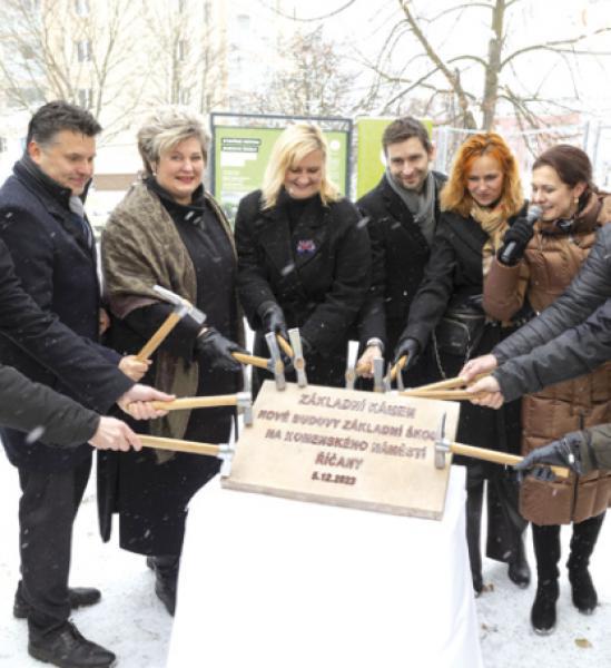 Peji anm, a vstavba nov budovy koly probhne bez vtch problm
