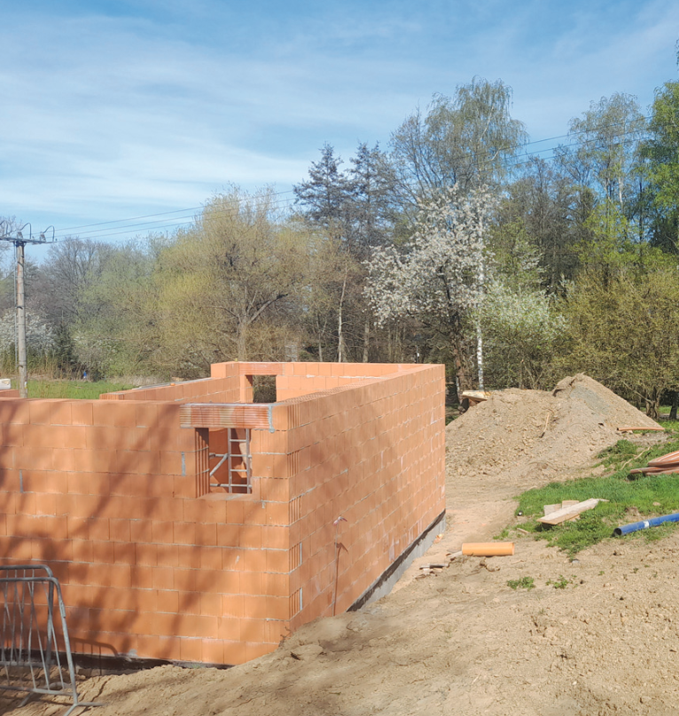 V ulici Na Kopešín vzniká nová automatická tlakové stanice.