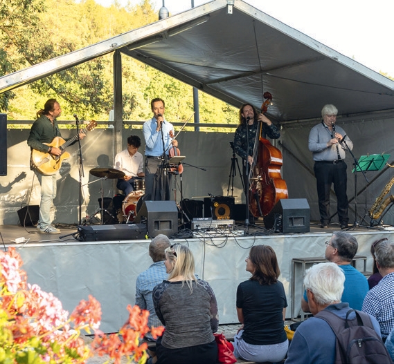 RESTAURACE JUREČEK – JAZZOVÉ PERUTĚ 80