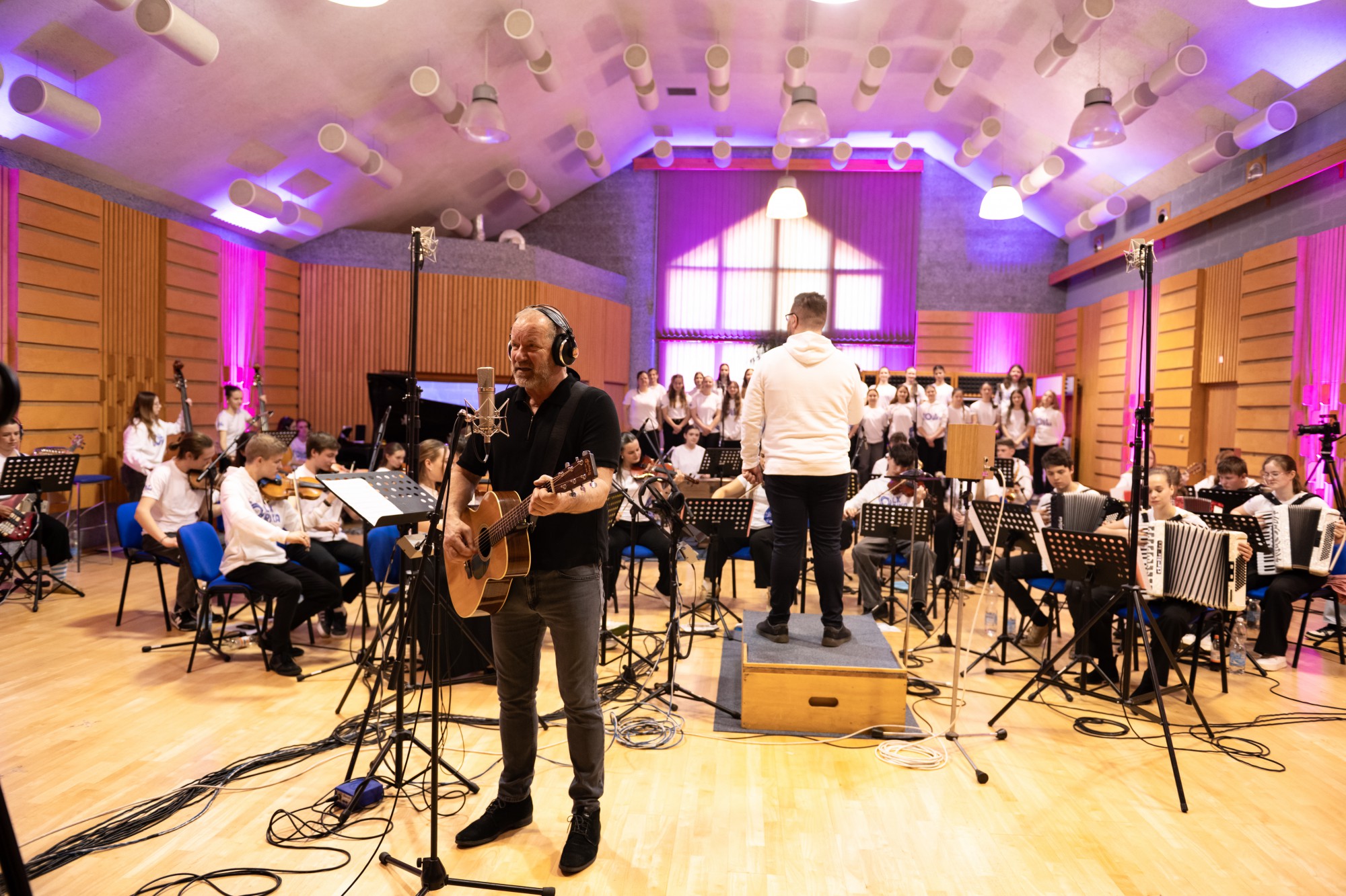 DAVID KOLLER A ORCHESTRA FOLKLORIKA, TONSTUDIO DOLNÍ BOJANOVICE NAHRÁVÁNÍ VIDEOKLIPU, ROK 2025