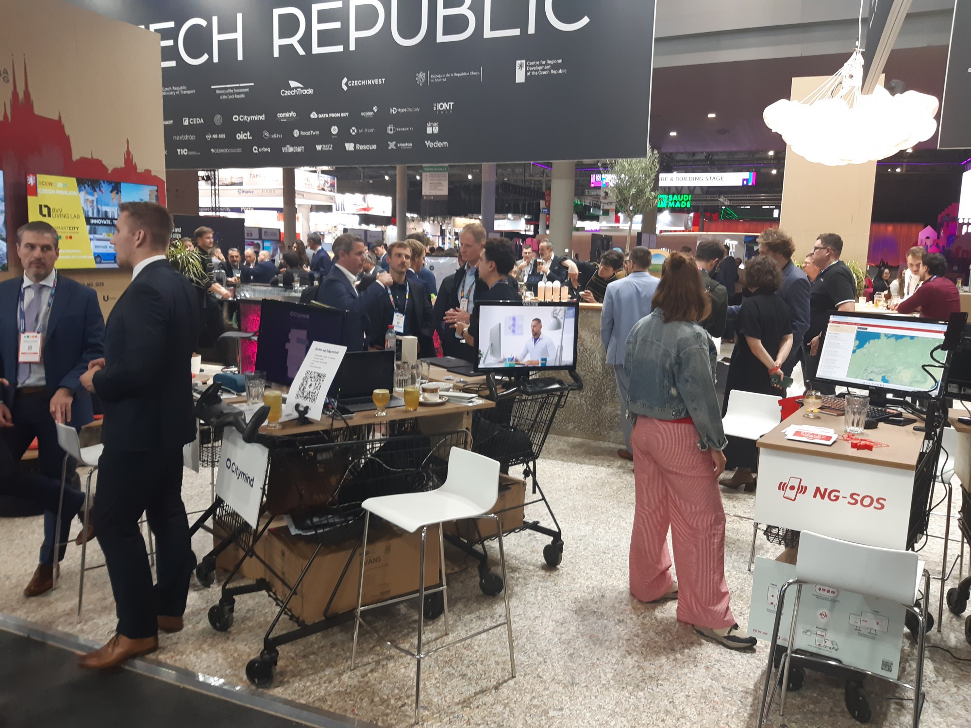 NA ČESKÉ EXPOZICI BYLO STÁLE RUŠNO