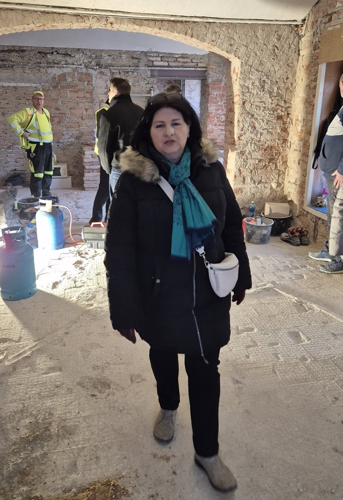 Rekonstrukce domu v Lázeňské  <BR>Zahájili jsme rekonstrukci objektu Lázeňská 9, kde vznikne zázemí pro Cestu integrace, herna a studovna pro veřejnost. Kontrolního dne se zúčastnila místostarostka Hana Špačková.<BR>