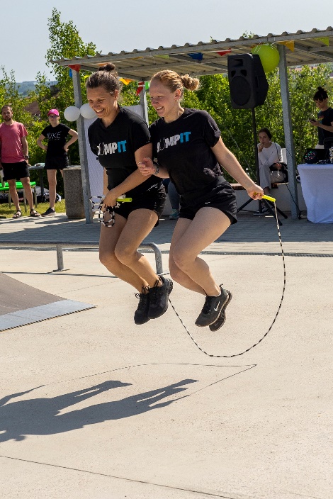Skvělé dívky z Jump IT předvedly freestylové skákání přes švihadlo a připravily workshop pro všechny zájemce.