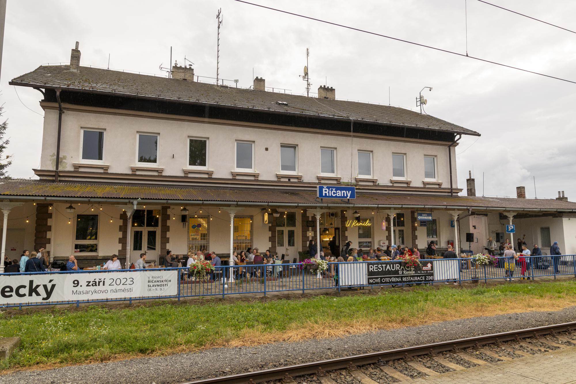 Restaurace U Kamila – Spinus Q a Hana Váchová
