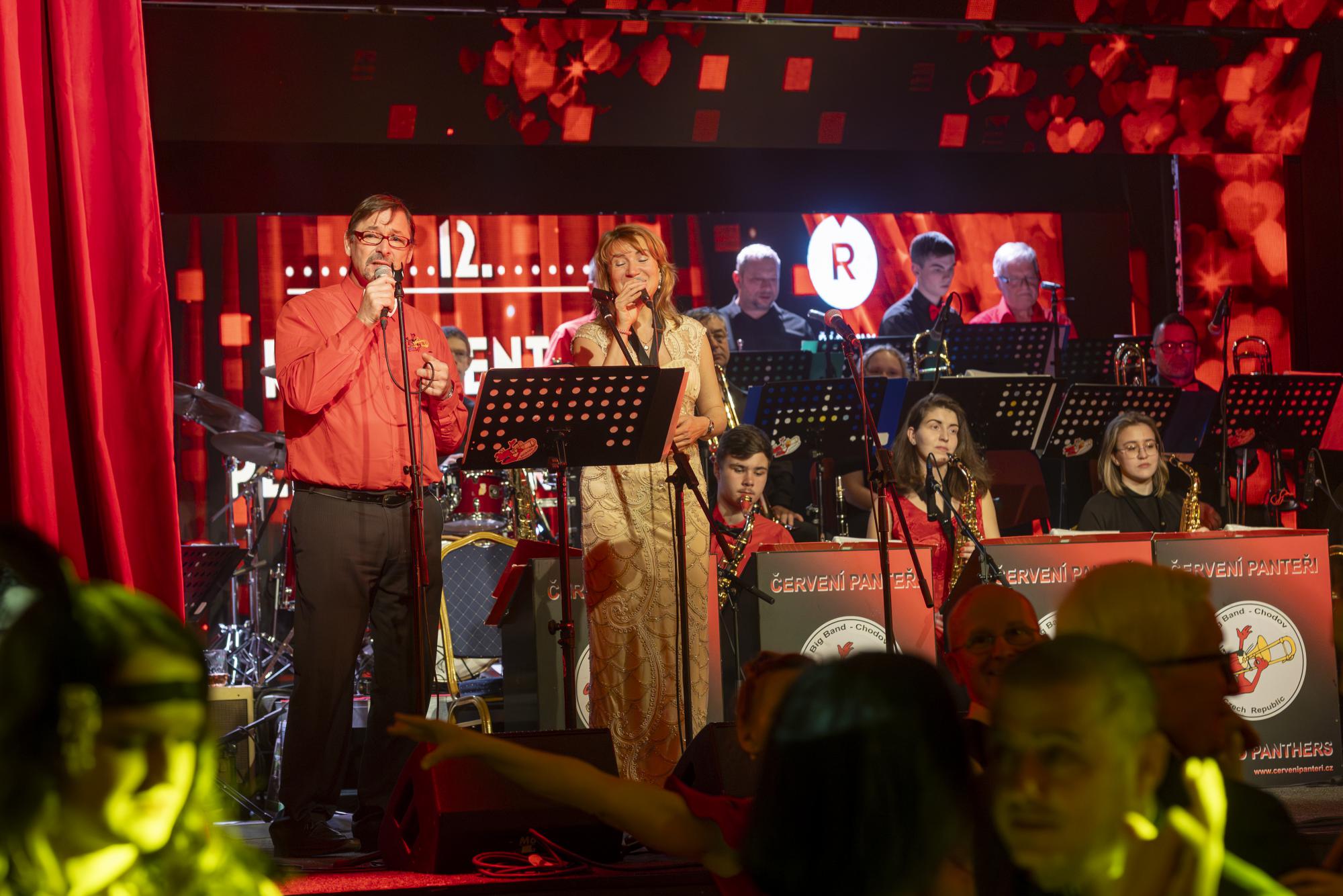 K tanci a poslechu zahrál Bigband Červení panteři.