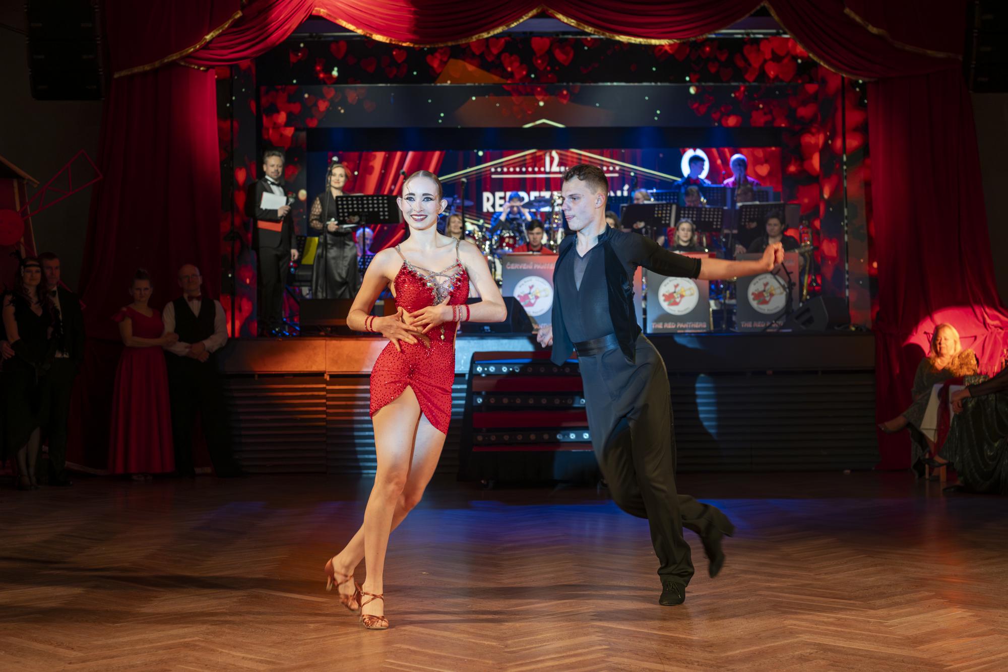 - Skvělé výkony předvedli tanečníci z TK Fuego.